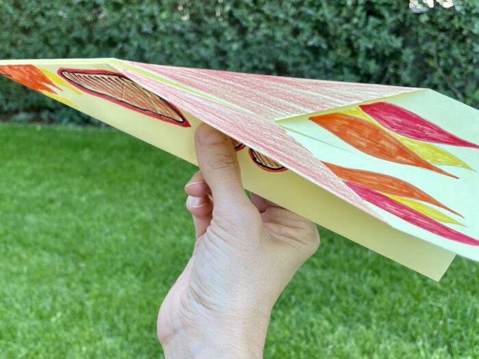 Titelbild zur Bastel- und DIY-Idee für Kinder '(1117) Papierflieger basteln'