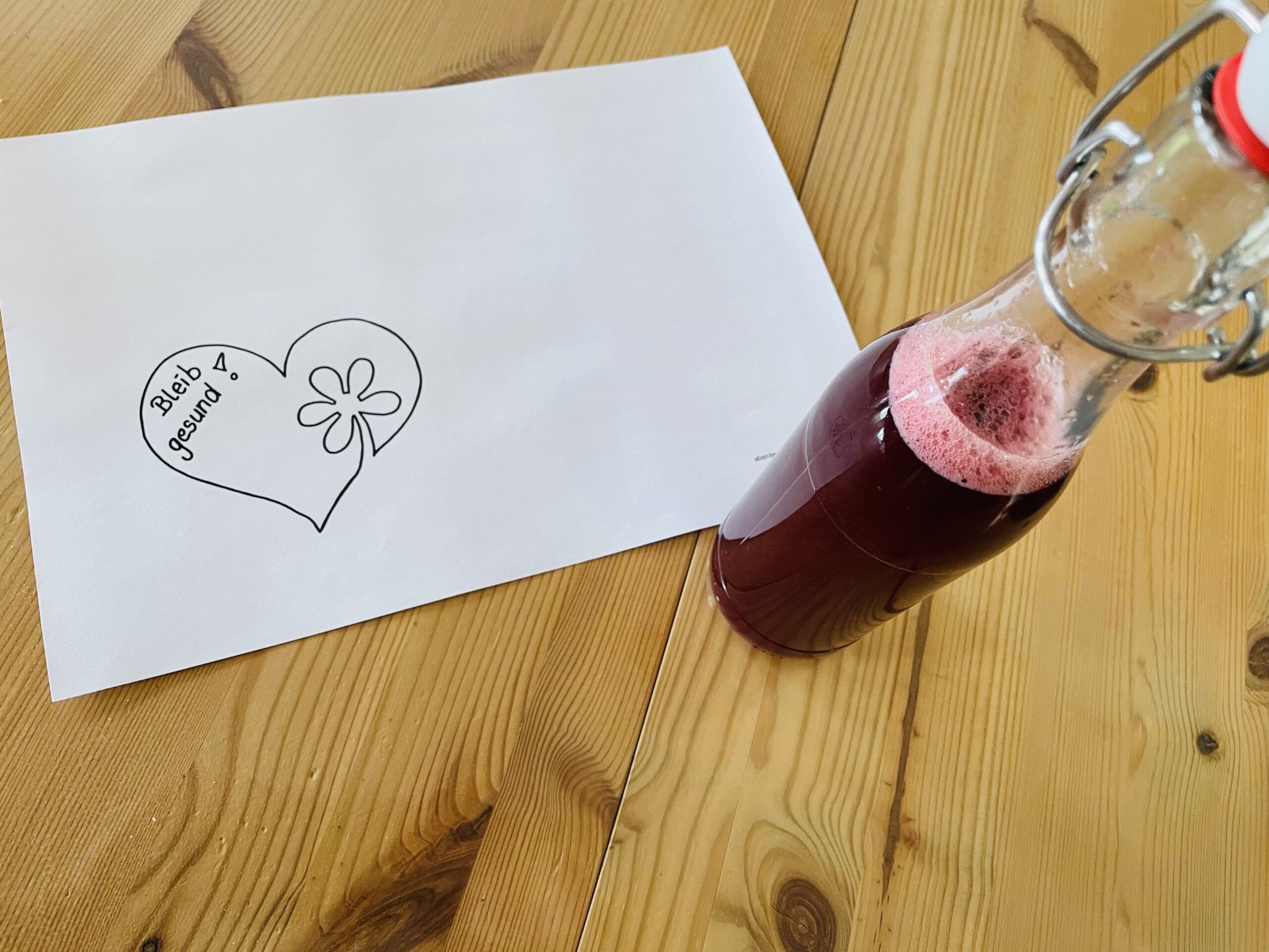 Bild zum Schritt 3 für das Bastel- und DIY-Abenteuer für Kinder: 'Füllt euch dann euer Getränk ab.'