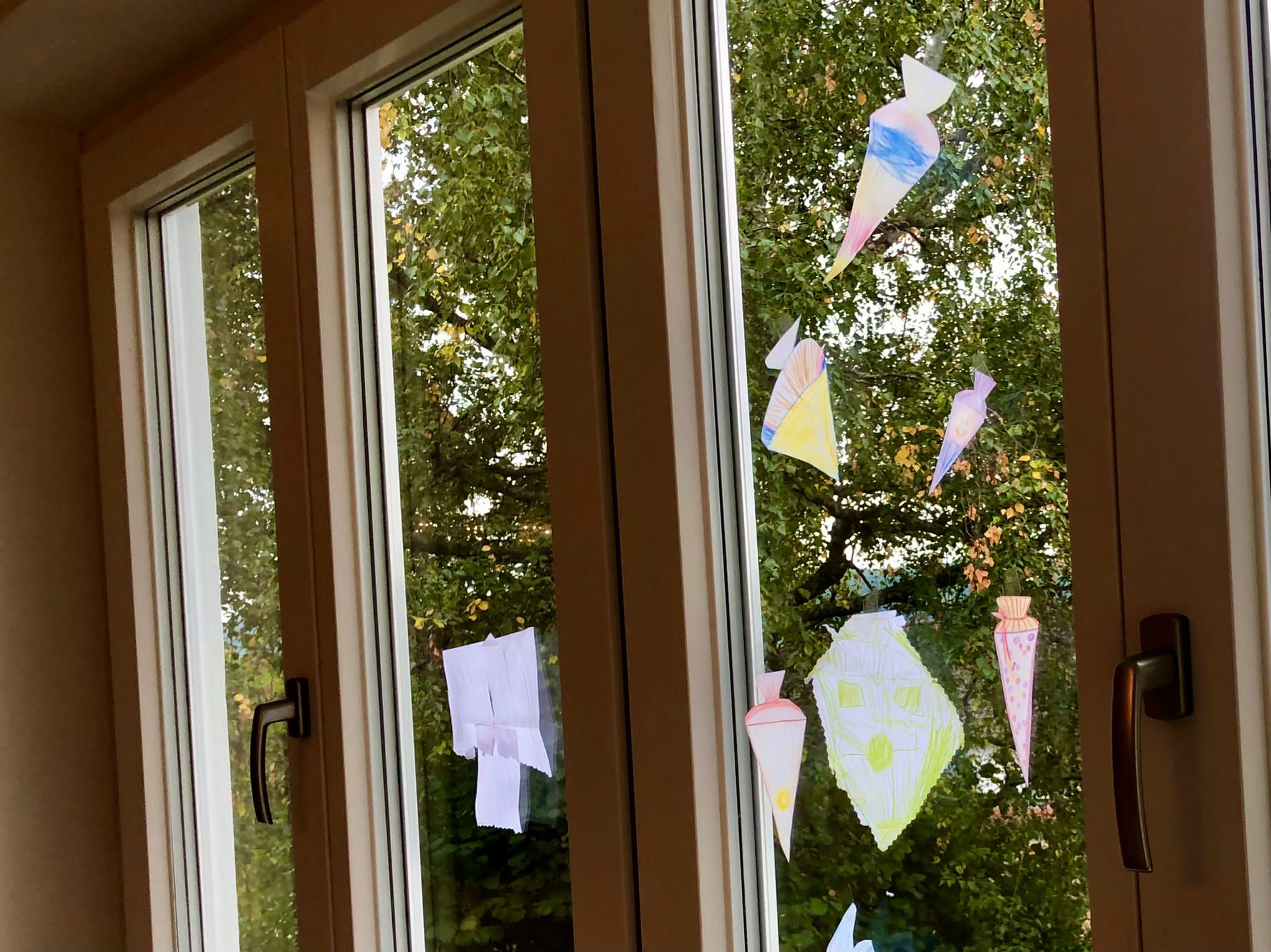 3. Bild zum Schritt 11 für das Bastel- und DIY-Abenteuer für Kinder: 'Viel Freude!'