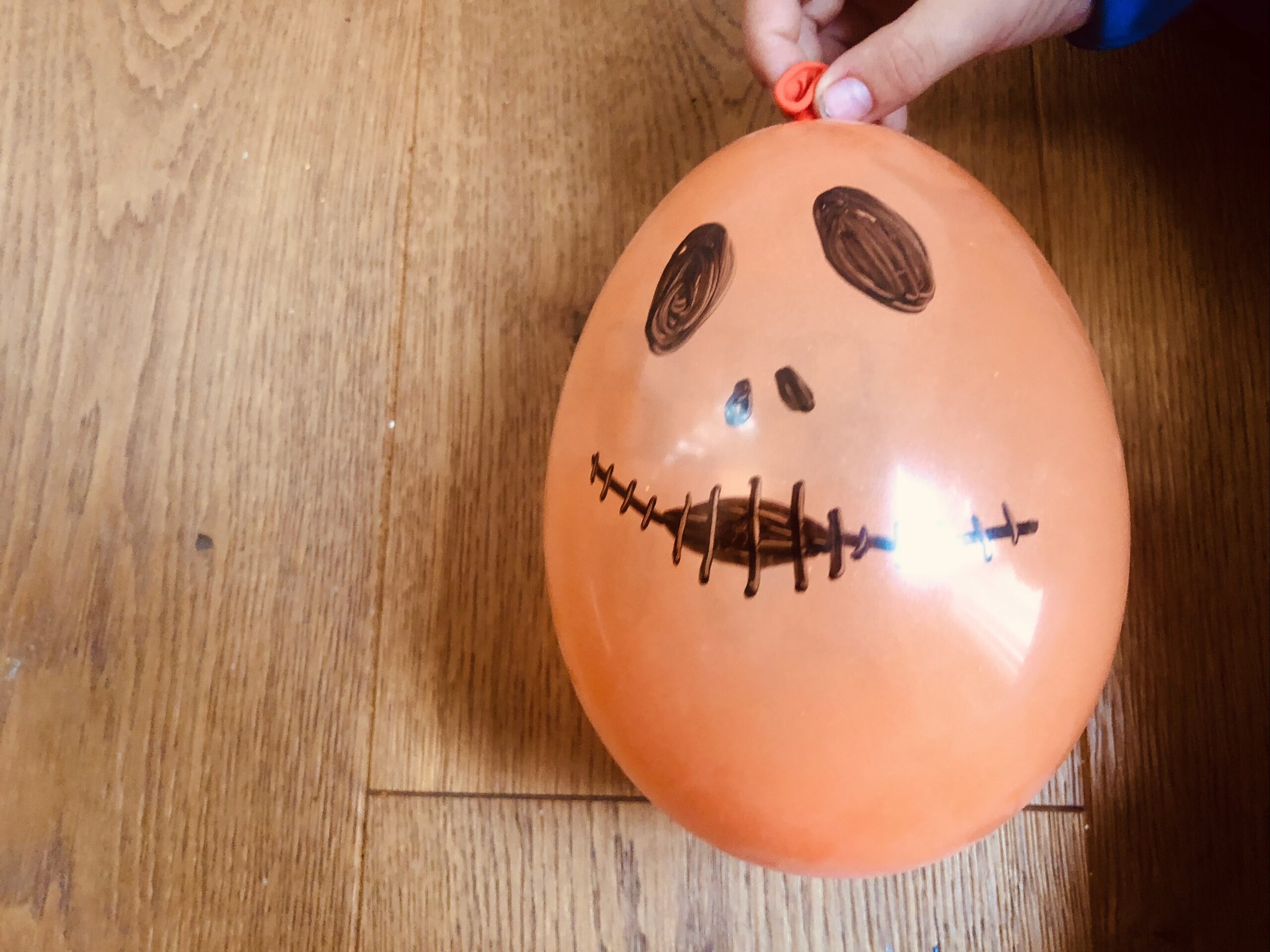 Luftballon Halloween Kürbis  Schritt-für-Schritt Anleitung für Kinder