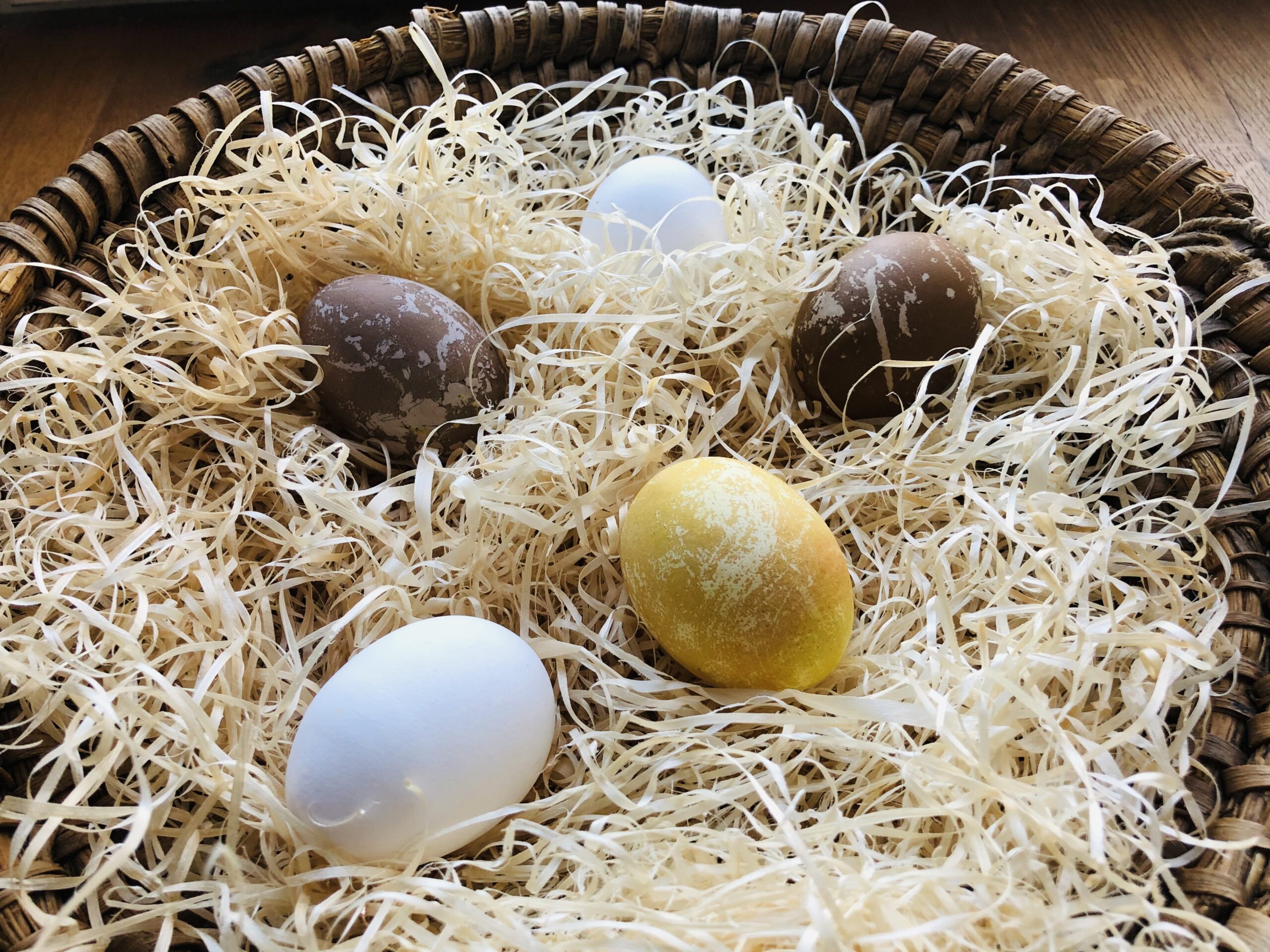2. Bild zum Schritt 21 für die Kinder-Beschäftigung: 'Mit diesen schönen Eiern kann Ostern kommen.'