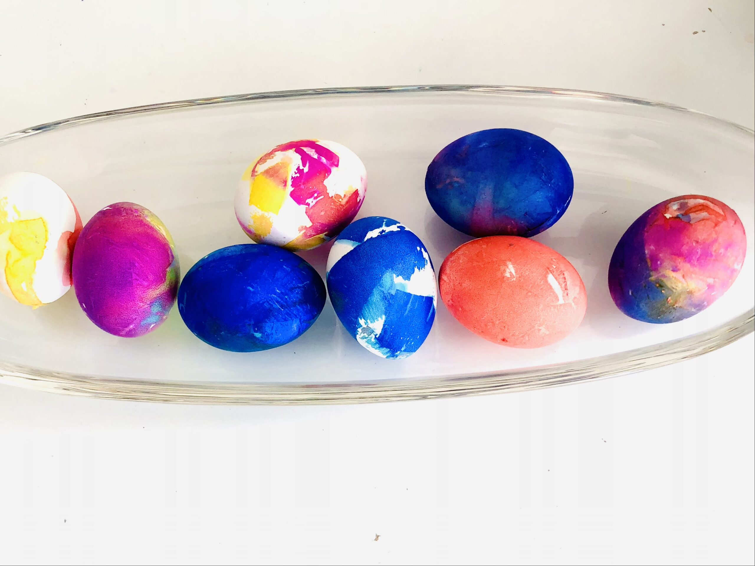 Bild zum Schritt 12 für das Bastel- und DIY-Abenteuer für Kinder: 'Legt euch abschließend die Eier in eine Schale.'
