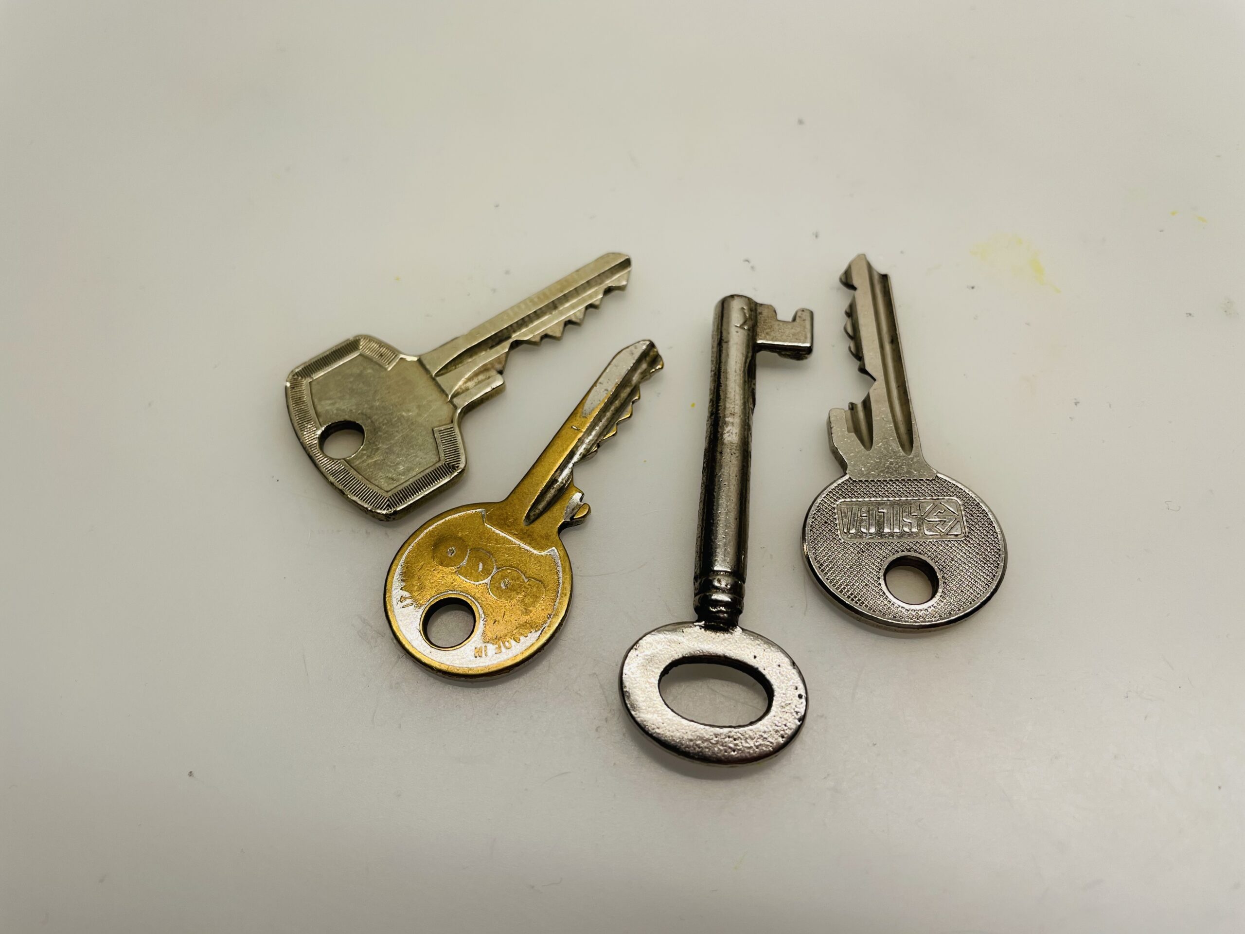 Bild zum Schritt 14 für das Bastel- und DIY-Abenteuer für Kinder: 'Wer bekommt welchen Schlüssel oder welcher Schlüssel öffnet welche Schatzkiste...'