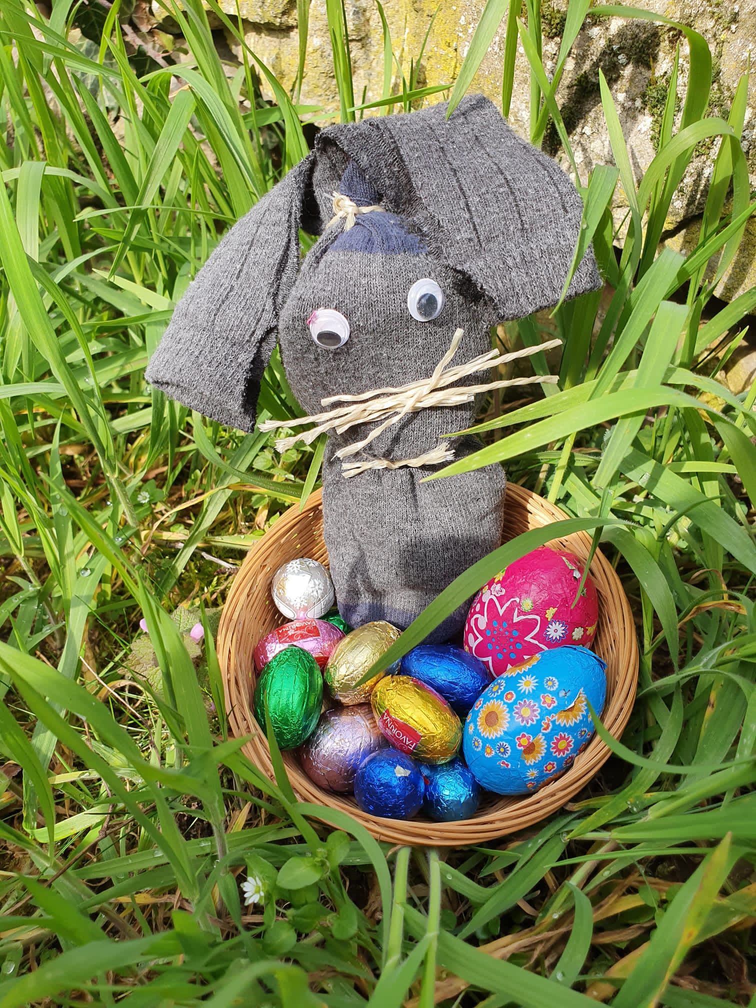 Bild zum Schritt 11 für das Bastel- und DIY-Abenteuer für Kinder: 'Fertig ist ein schönes Ostergeschenk.'