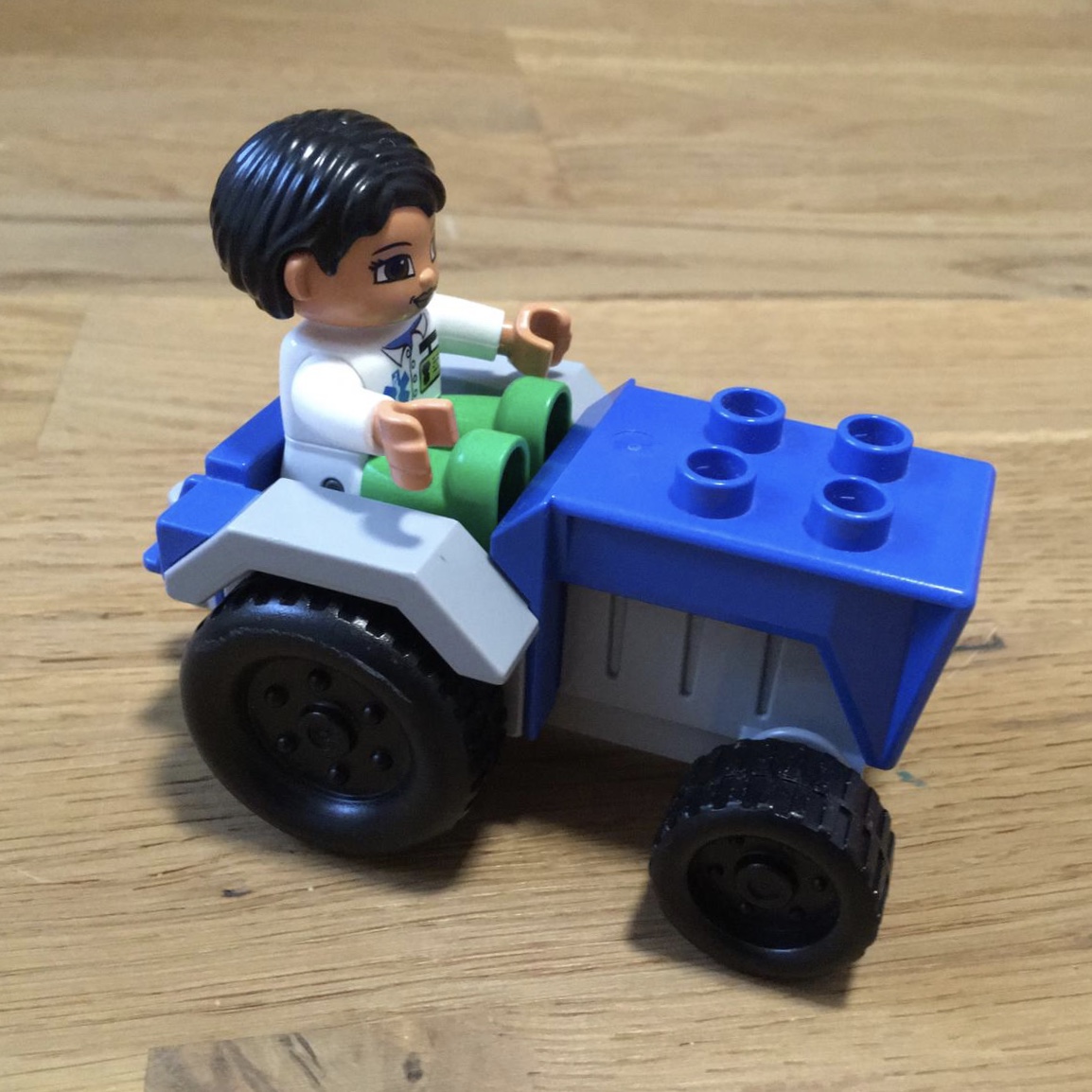 Bild zum Schritt 3 für das Bastel- und DIY-Abenteuer für Kinder: 'Beim Traktor  Z.B. Resi i hol di mit mein...'