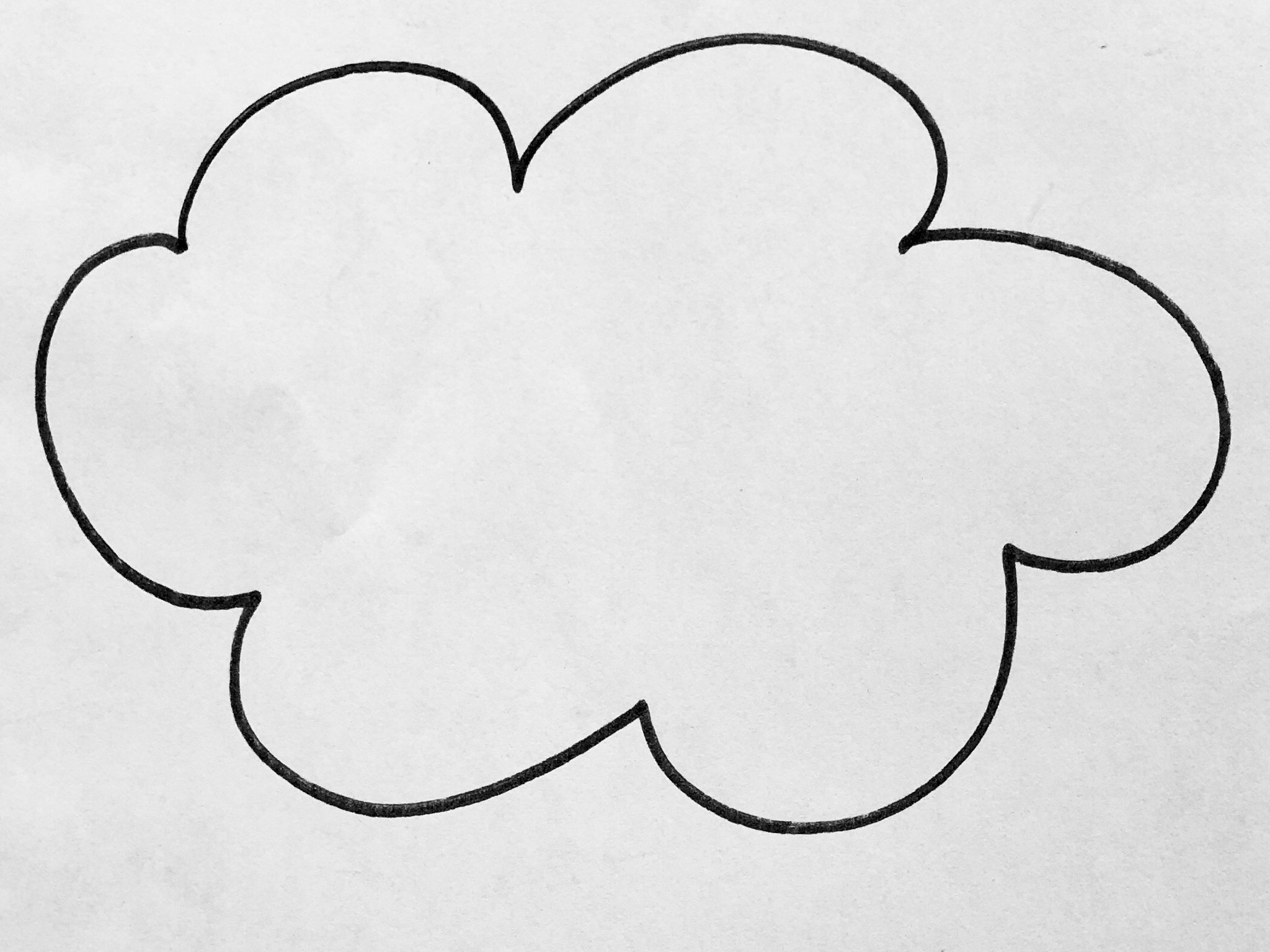 Bild zum Schritt 11 für das Bastel- und DIY-Abenteuer für Kinder: 'Wolke aufmalen (auf den blauen Stoff) und ausschneiden.'