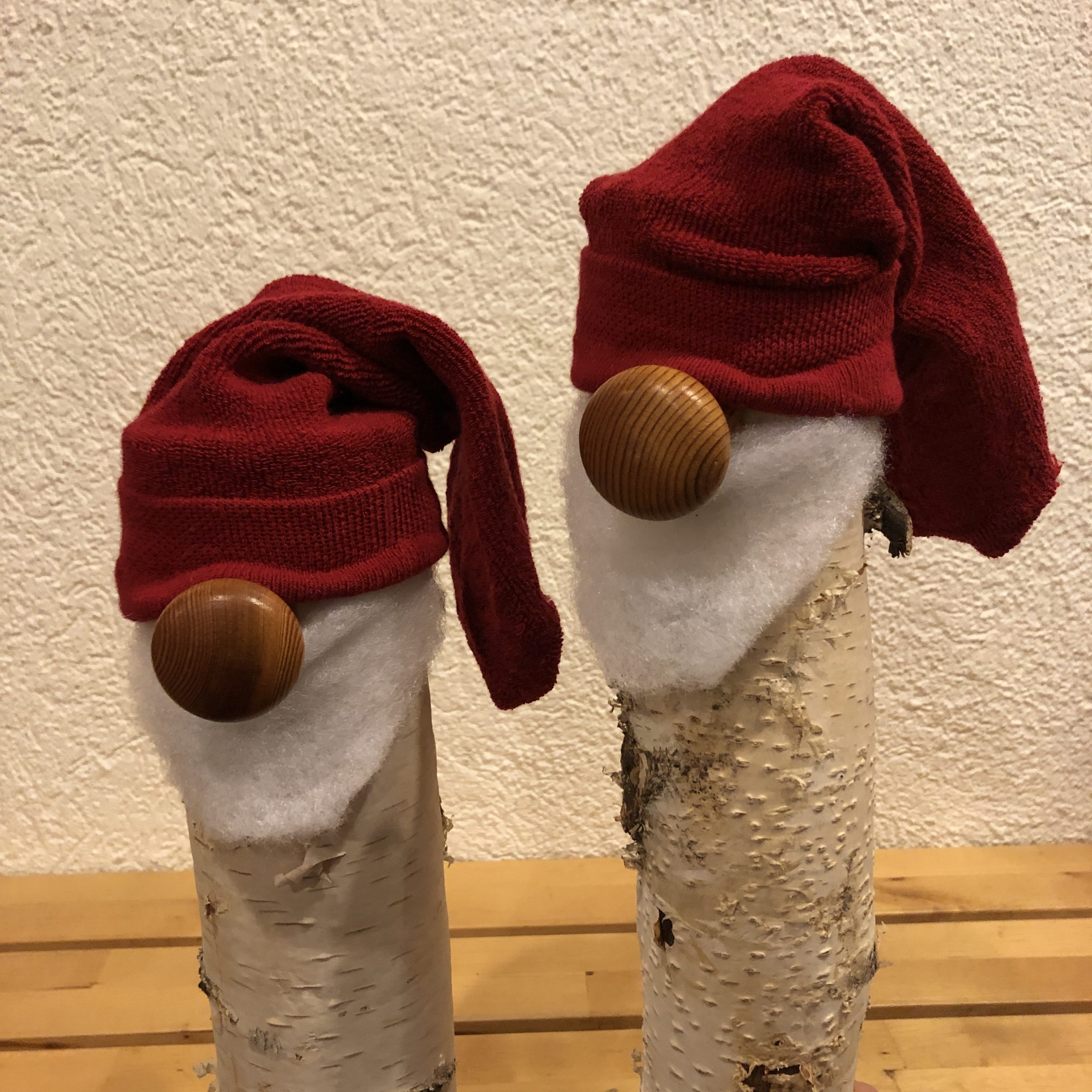 Bild zum Schritt 10 für das Bastel- und DIY-Abenteuer für Kinder: 'Bastelt euch noch einen zweiten Nikolaus oder dritten und dekoriert...'