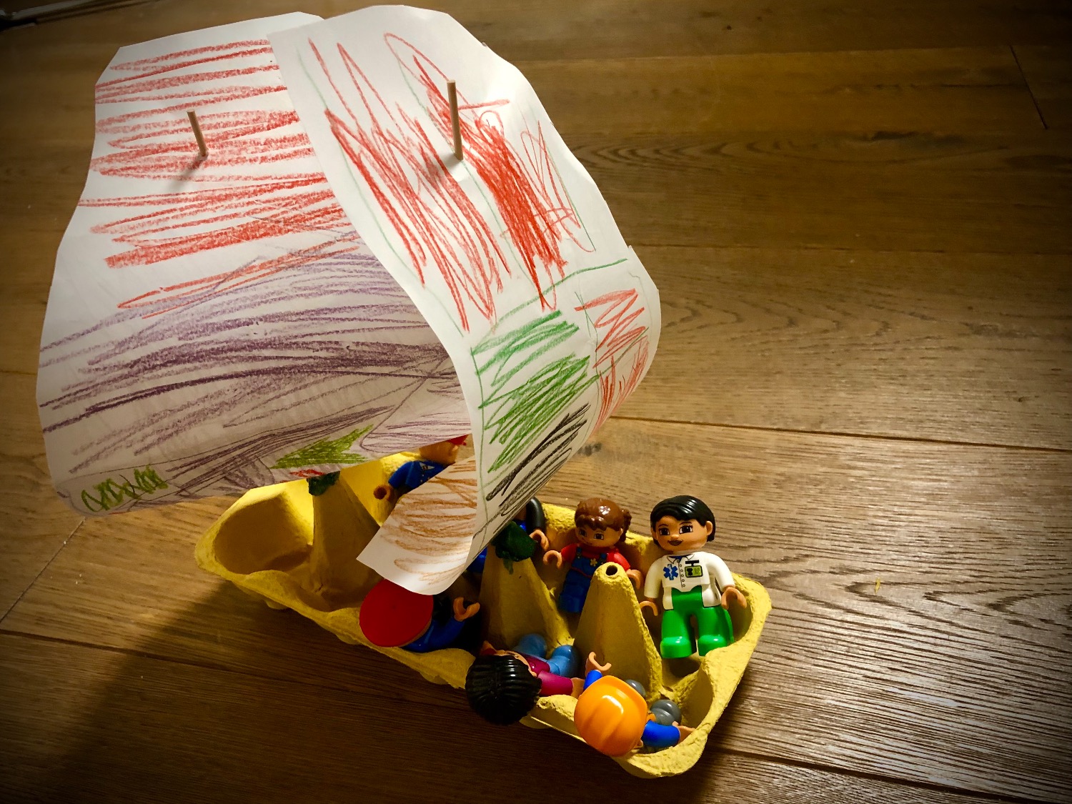 Titelbild zur Bastel- und DIY-Idee für Kinder '(584) Segelboot – Piratenschiff basteln'