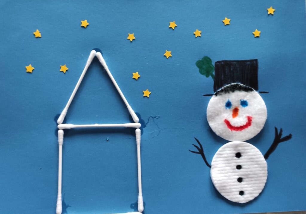 Schneebild mit Watte-Pads und Wattestäbchen