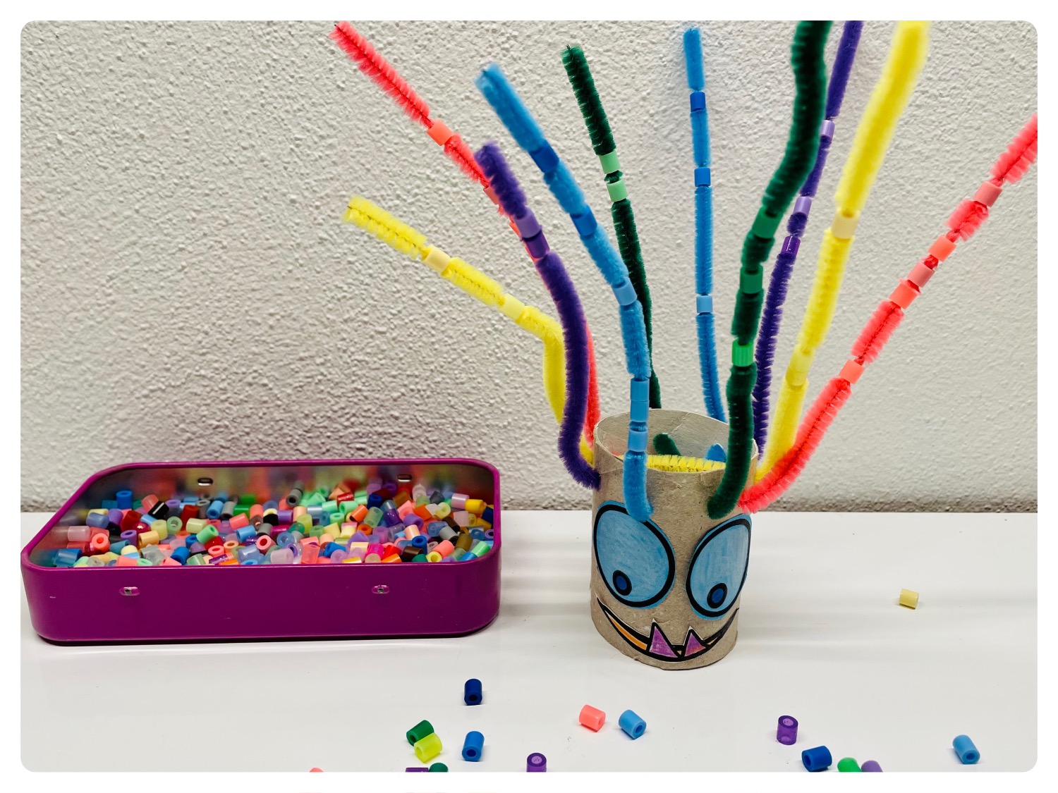 Titelbild zur Bastel- und DIY-Idee für Kinder '(1005) Bügelperlen-Monster'