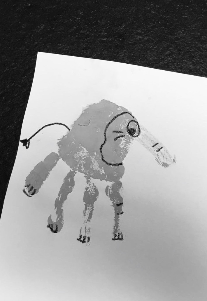 Titelbild zur Bastel- und DIY-Idee für Kinder '(10) Handabdruck Tiere'