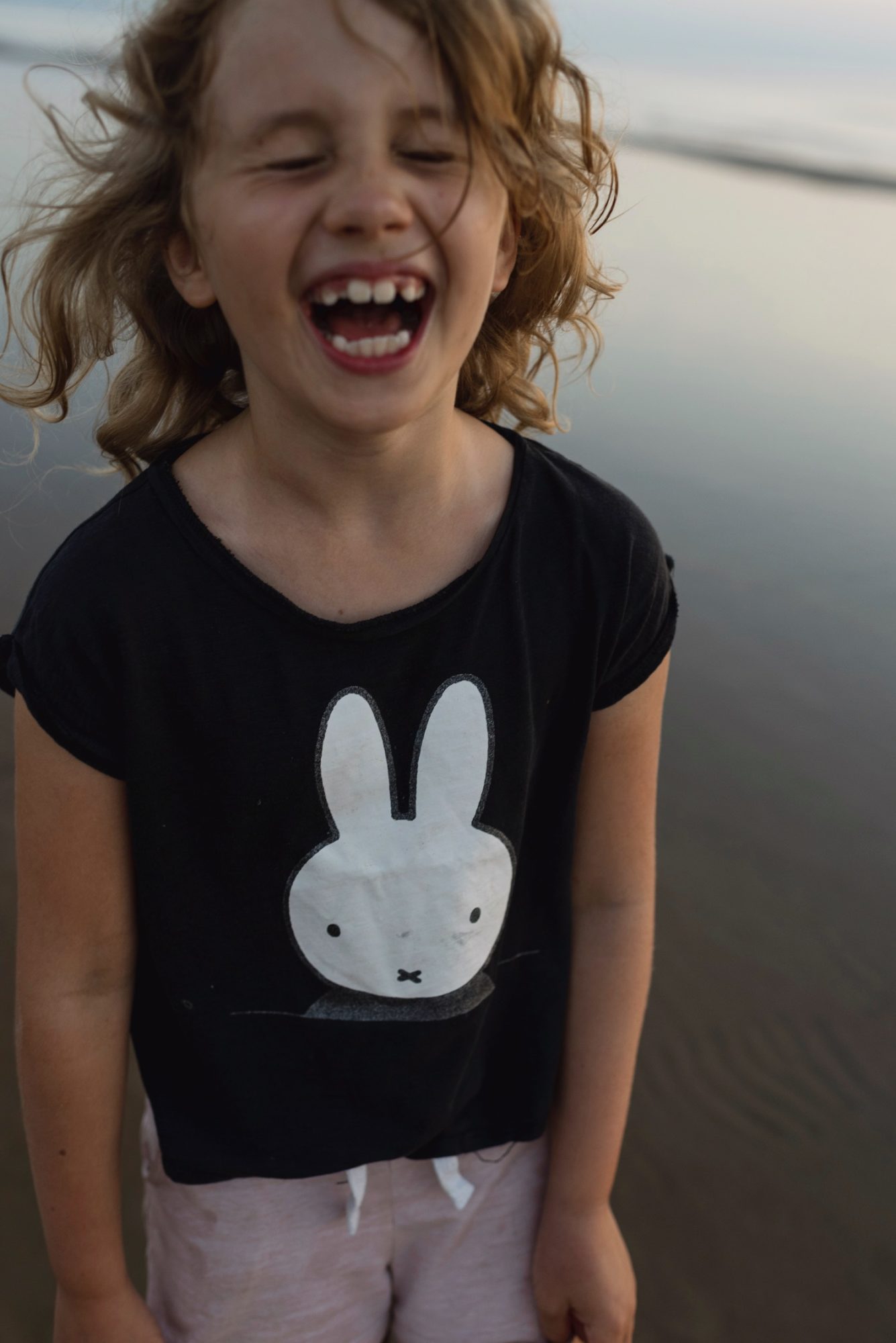 Titelbild zur Idee für die Beschäftigung mit Kindern '(30) Hasen T-Shirt gestalten'