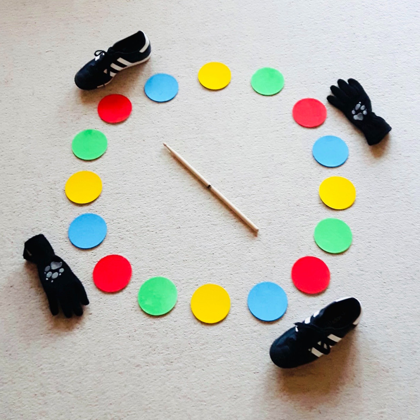 Titelbild zur Bastel- und DIY-Idee für Kinder '(242) Pappdeckel-Farb-Twist'