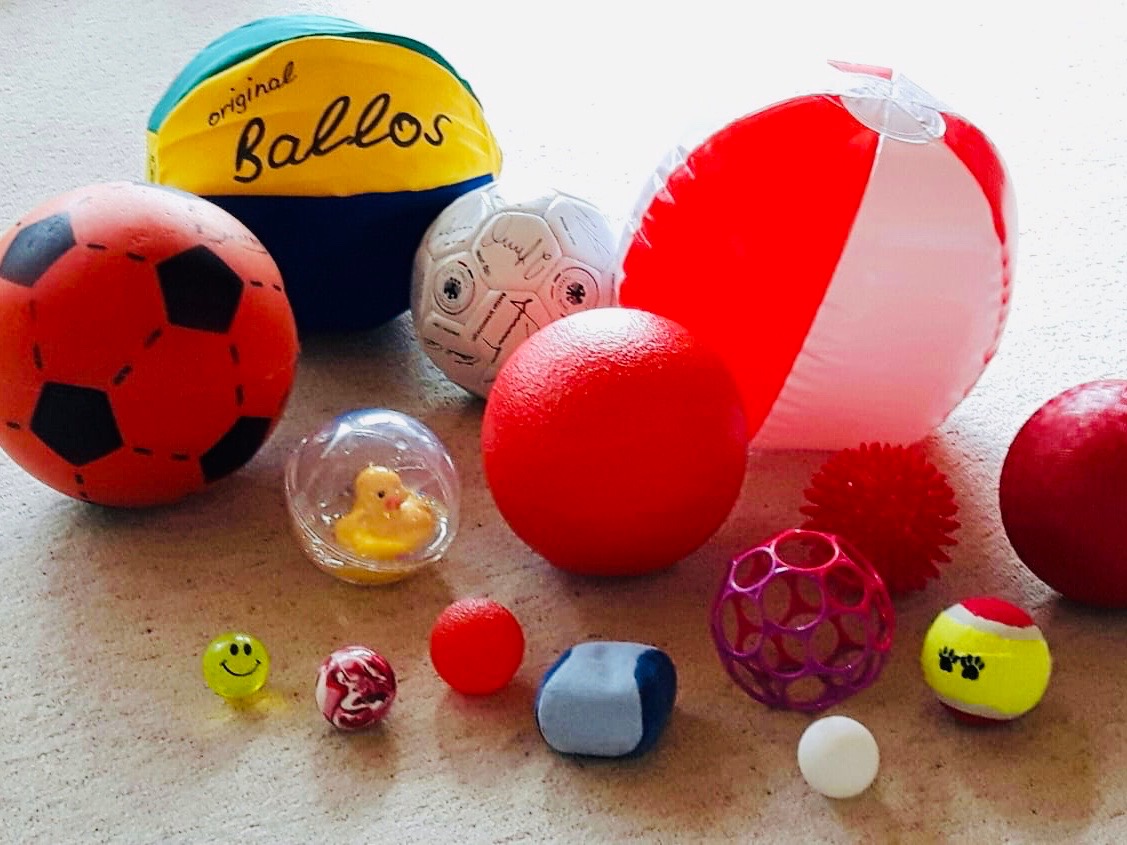 Titelbild zur Bastel- und DIY-Idee für Kinder '(252) Ballspiele – Werfen und Fangen üben'