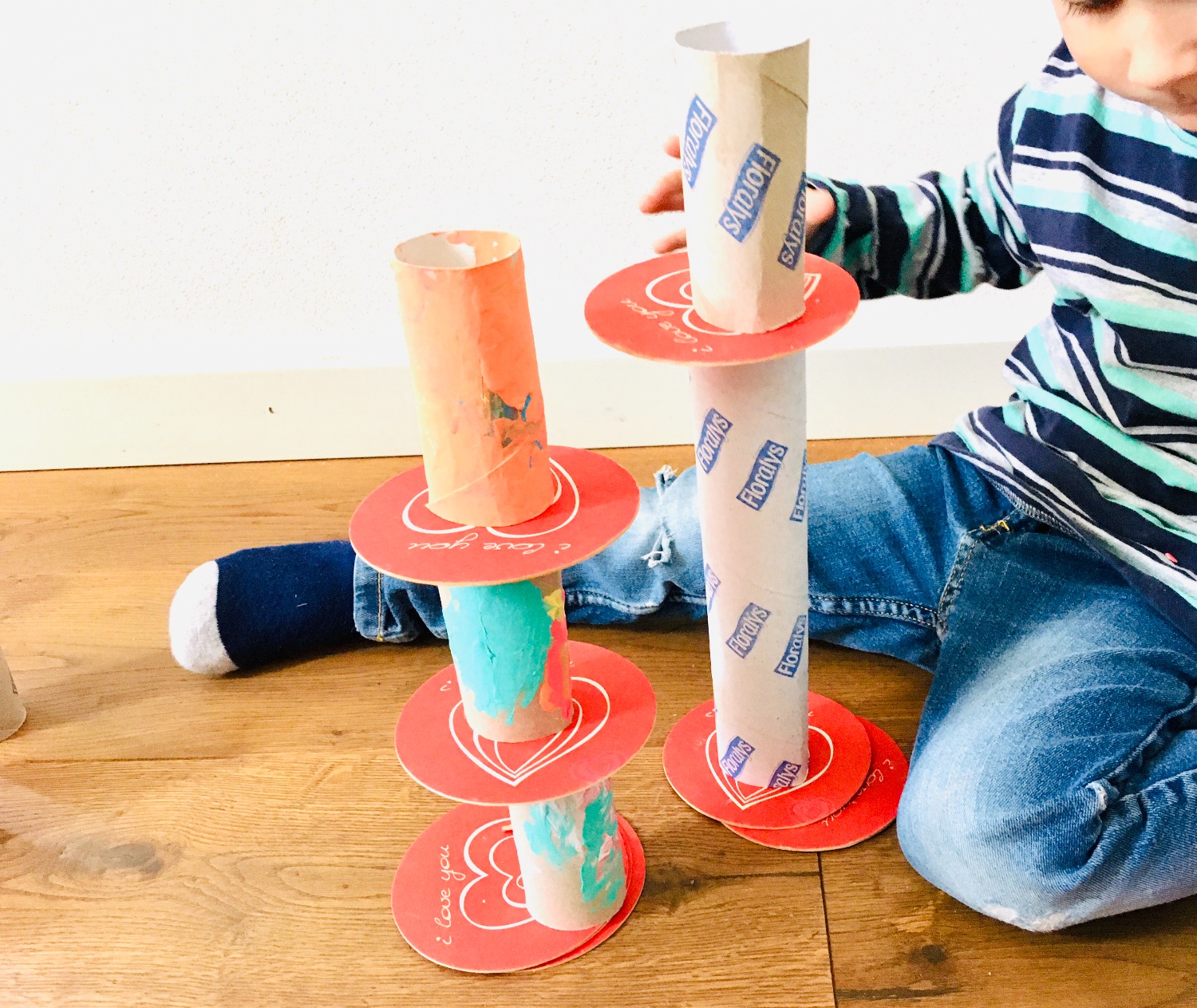 Titelbild zur Bastel- und DIY-Idee für Kinder '(255) 8 Spielideen mit Papprollen'