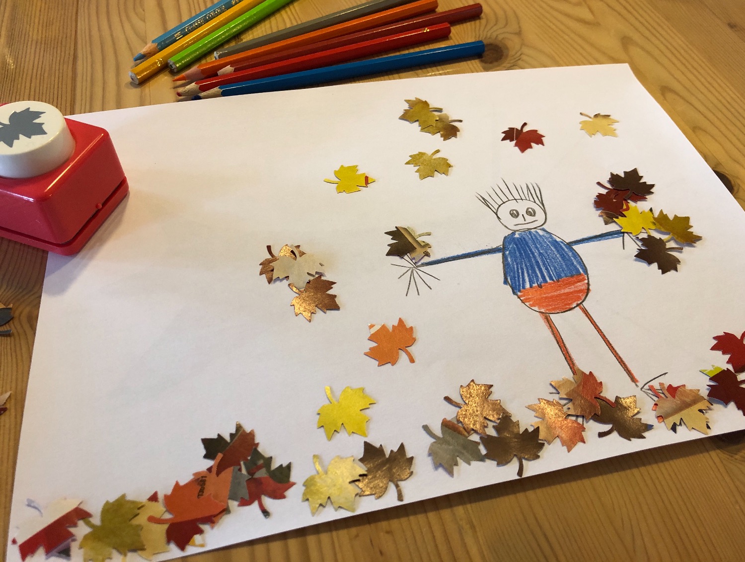 Titelbild zur Bastel- und DIY-Idee für Kinder '(445) Kind im Blätterwirbel'